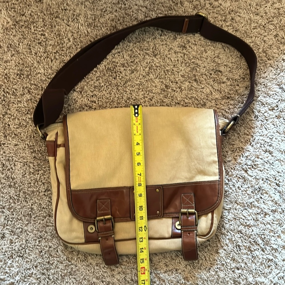 Fossil leather canvas bag. Great condition. Heavy duty hardware